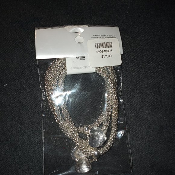 Multi Layer SILVER, HEART CHARM STRETCH BRACELET SET - Picture 2 of 2